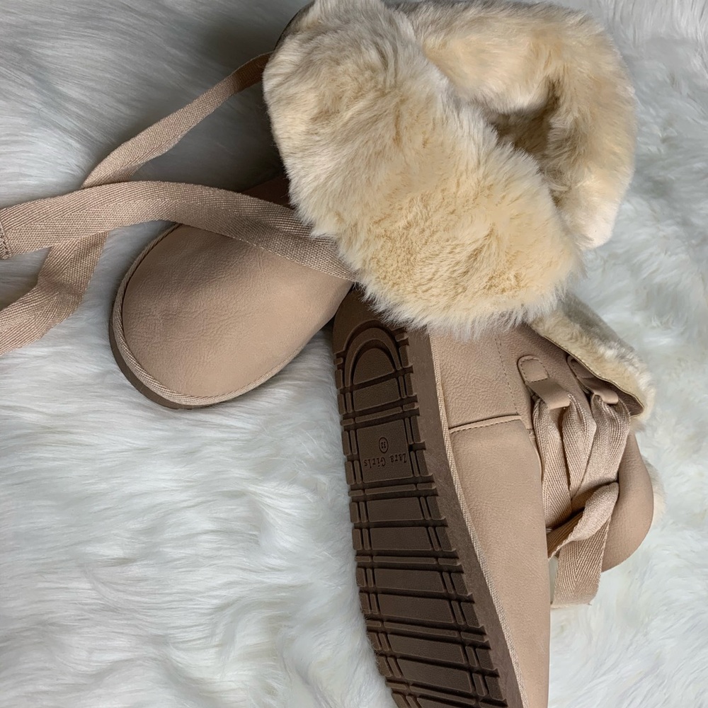 New little girl Zara snow boots
